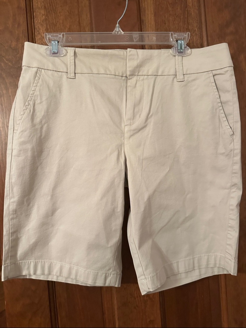 NWT women’s size 8 Bermuda Shorts. - Picture 5 of 7